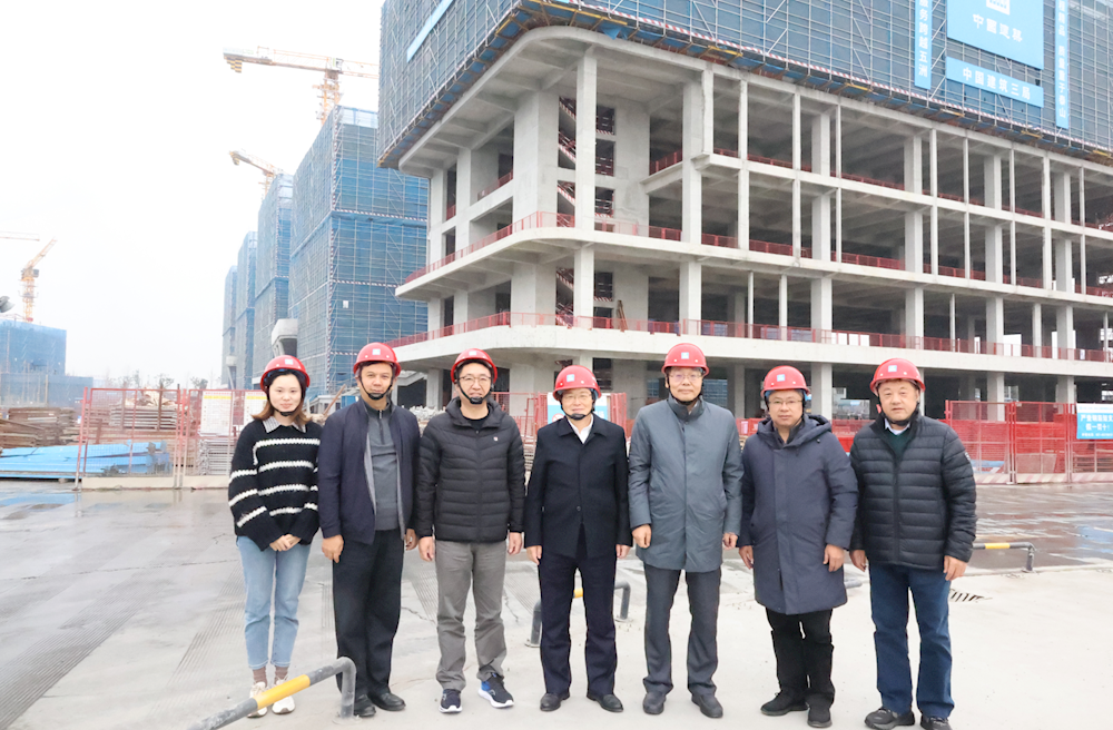 学校领导视察天府中医药创新港一期建设项目