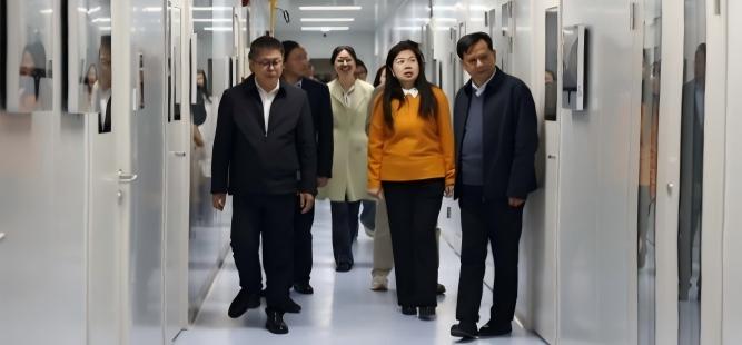 学校领导赴天府中医药创新港调研